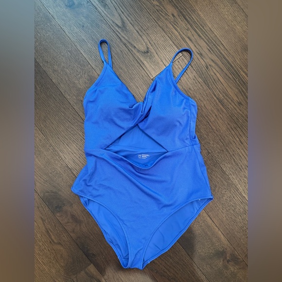 Aerie Shine Pique Twist Scoop One Piece Swimsuit - Picture 5 of 11